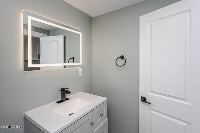 3251 Northwood Avenue, Toledo, OH 43606