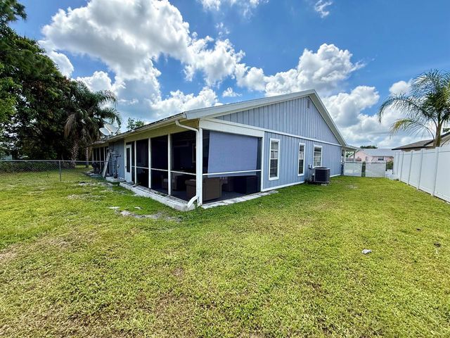 4441-4443 SE Village Road, Stuart, FL 34997