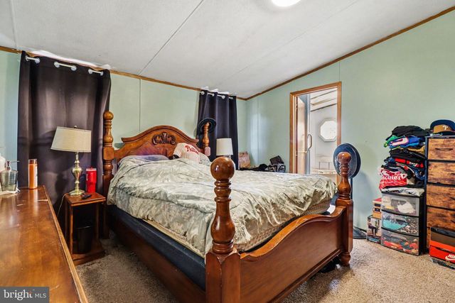 8 MADGE DR, Lancaster, PA 17603