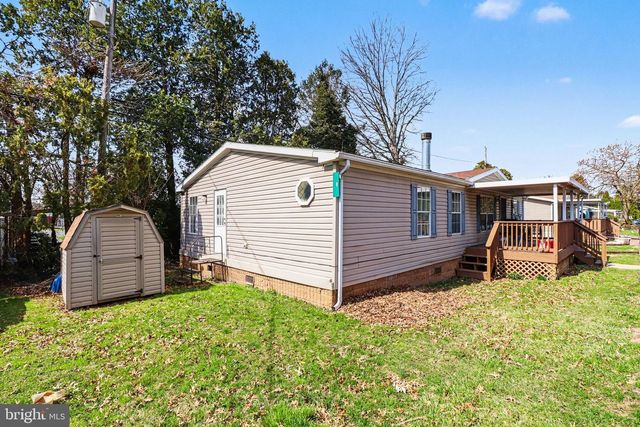 8 MADGE DR, Lancaster, PA 17603