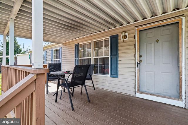 8 MADGE DR, Lancaster, PA 17603