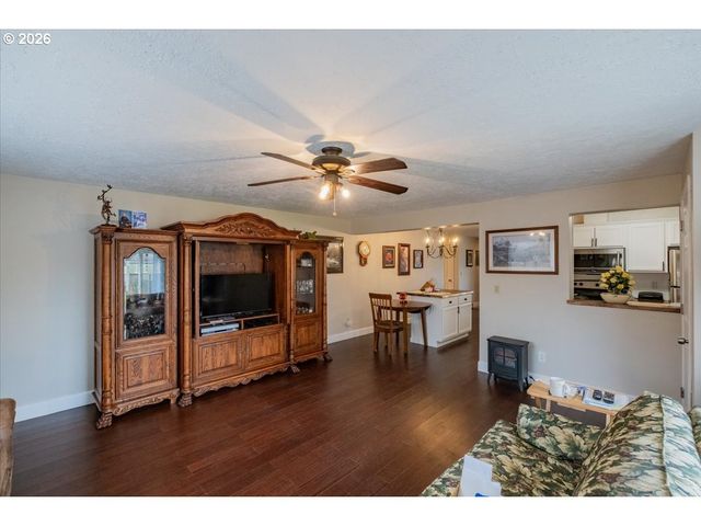 2990 HARDING Ct, Sweet Home, OR 97386