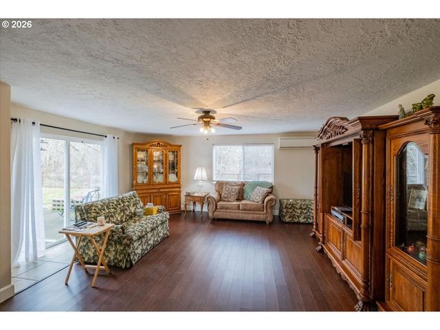 2990 HARDING Ct, Sweet Home, OR 97386