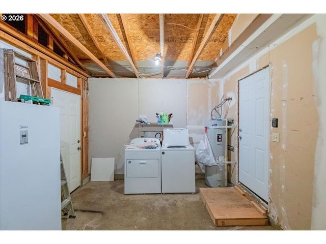 2990 HARDING Ct, Sweet Home, OR 97386