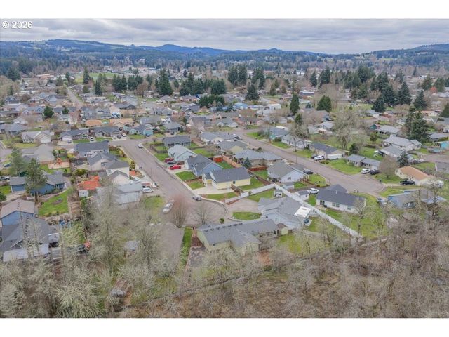 2990 HARDING Ct, Sweet Home, OR 97386