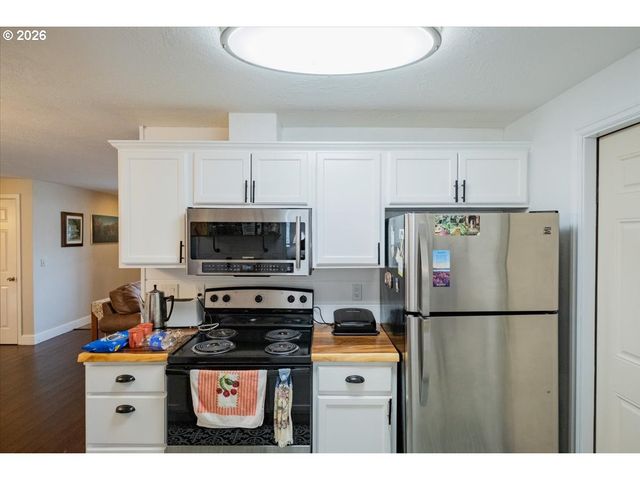 2990 HARDING Ct, Sweet Home, OR 97386