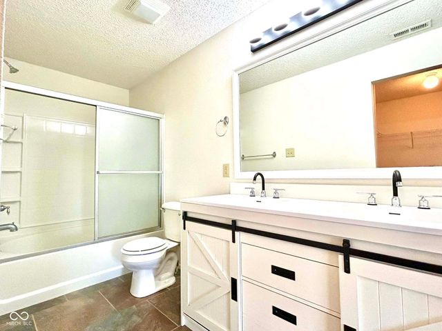 10385 McClain Drive, Brownsburg, IN 46112