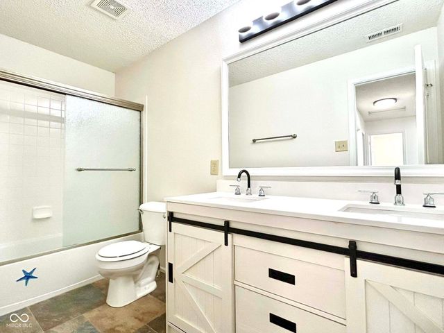 10385 McClain Drive, Brownsburg, IN 46112