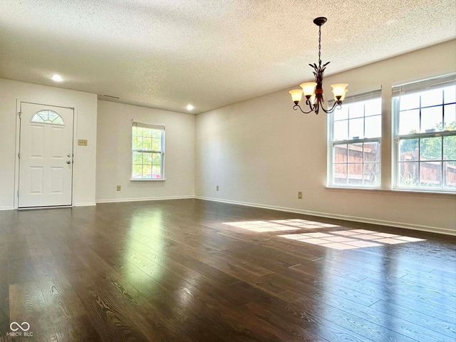 10385 McClain Drive, Brownsburg, IN 46112