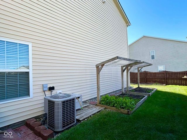 10385 McClain Drive, Brownsburg, IN 46112