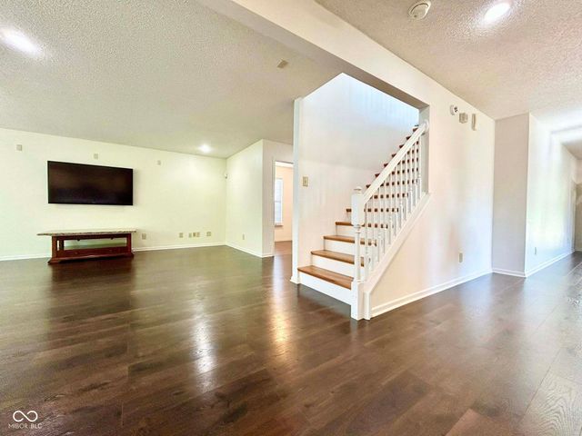 10385 McClain Drive, Brownsburg, IN 46112
