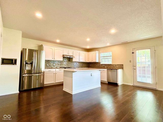 10385 McClain Drive, Brownsburg, IN 46112