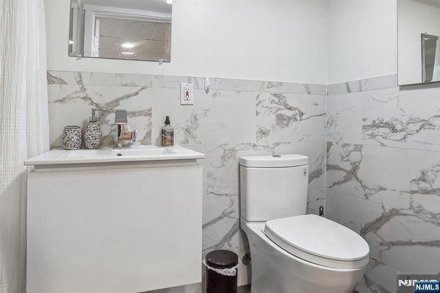 39 Glen Avenue, Millburn, NJ 07041