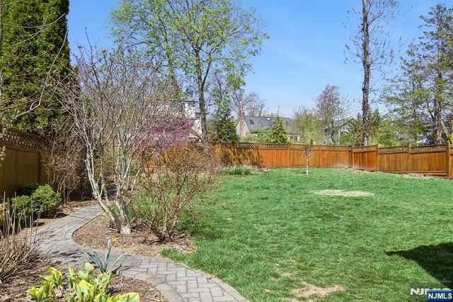 39 Glen Avenue, Millburn, NJ 07041