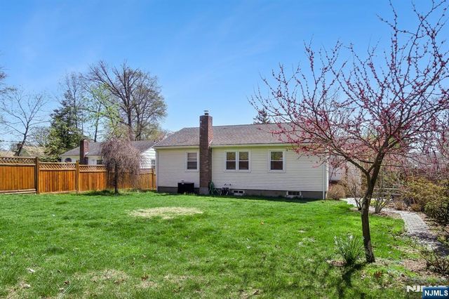 39 Glen Avenue, Millburn, NJ 07041