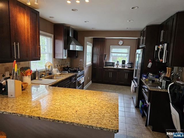 39 Glen Avenue, Millburn, NJ 07041