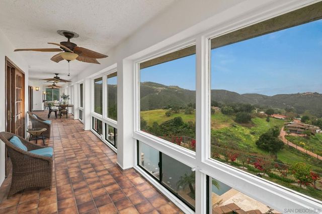 29509 Hoxie Ranch Rd, Vista, CA 92084