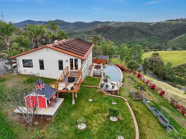 29509 Hoxie Ranch Rd, Vista, CA 92084