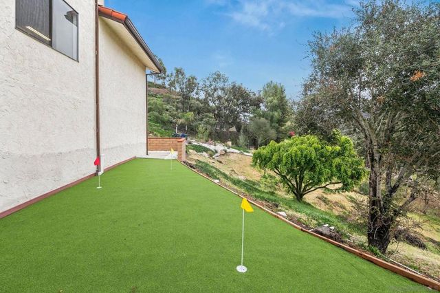 29509 Hoxie Ranch Rd, Vista, CA 92084