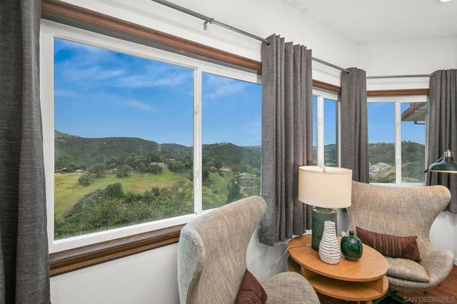 29509 Hoxie Ranch Rd, Vista, CA 92084