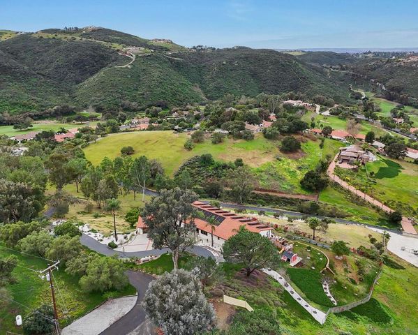 29509 Hoxie Ranch Rd, Vista, CA 92084