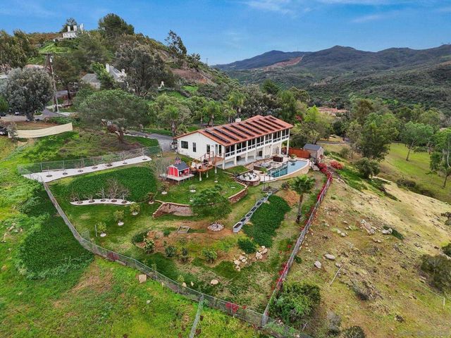 29509 Hoxie Ranch Rd, Vista, CA 92084