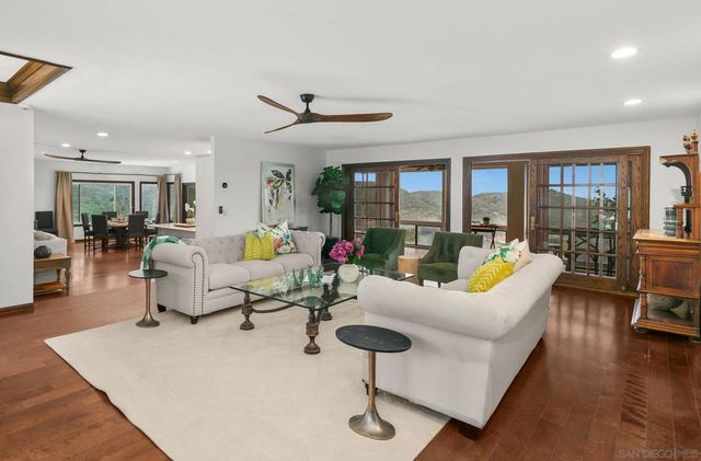 29509 Hoxie Ranch Rd, Vista, CA 92084