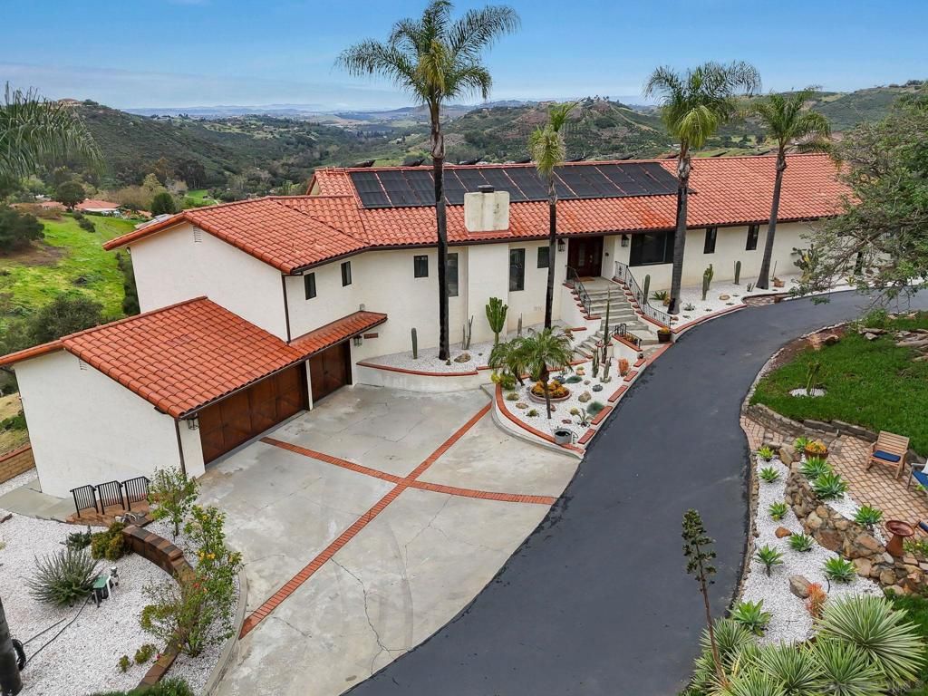 29509 Hoxie Ranch Rd, Vista, CA 92084