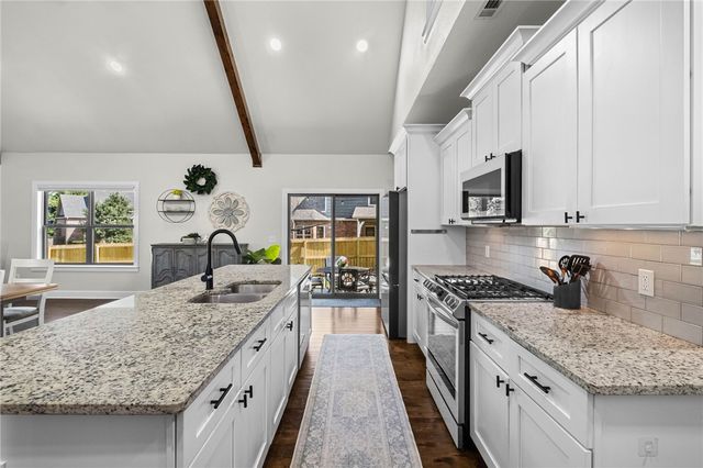 4404 SW Acres Avenue, Bentonville, AR 72713