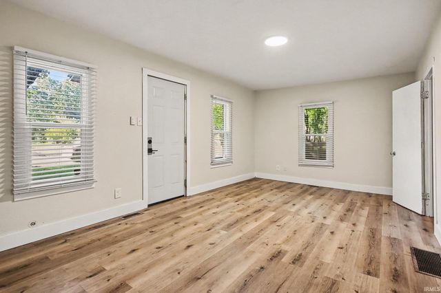 25807 Coolidge Avenue, Elkhart, IN 46517