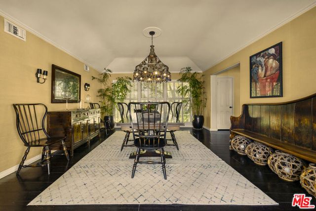 13166 Valley Vista Boulevard, Studio City, CA 91604