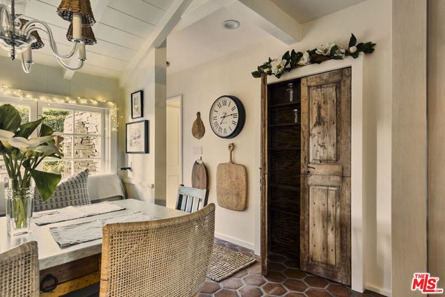 13166 Valley Vista Boulevard, Studio City, CA 91604