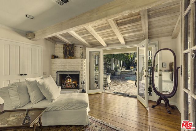 13166 Valley Vista Boulevard, Studio City, CA 91604