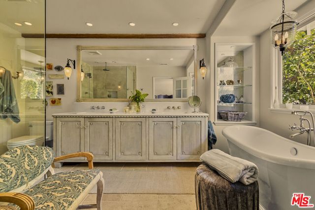 13166 Valley Vista Boulevard, Studio City, CA 91604