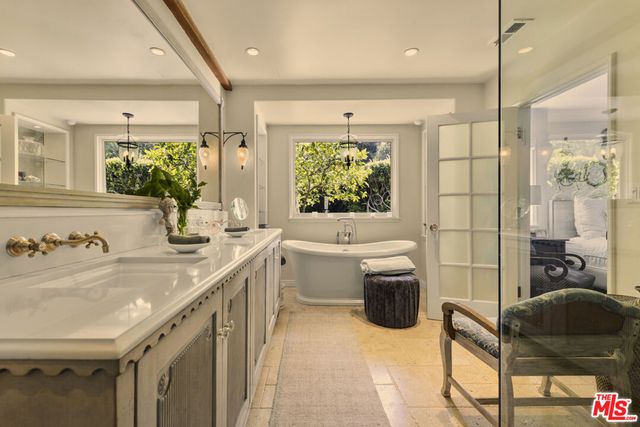 13166 Valley Vista Boulevard, Studio City, CA 91604