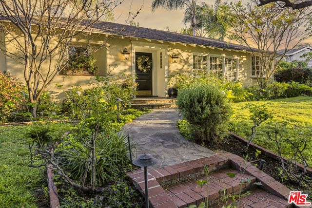 13166 Valley Vista Boulevard, Studio City, CA 91604