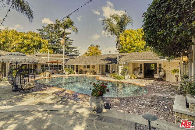 13166 Valley Vista Boulevard, Studio City, CA 91604