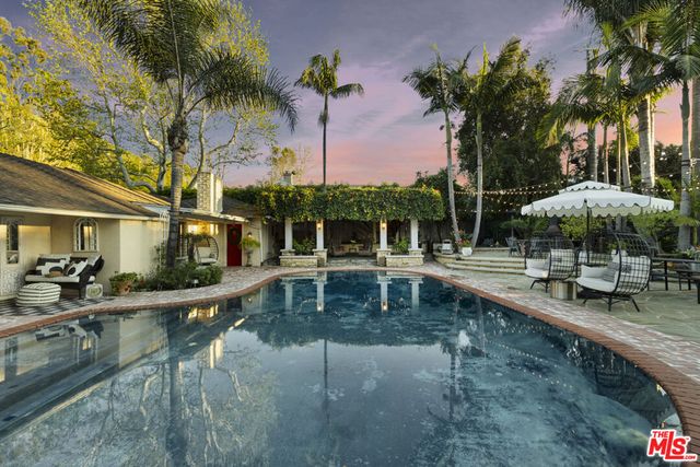 13166 Valley Vista Boulevard, Studio City, CA 91604