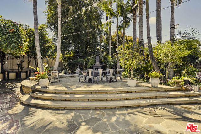 13166 Valley Vista Boulevard, Studio City, CA 91604