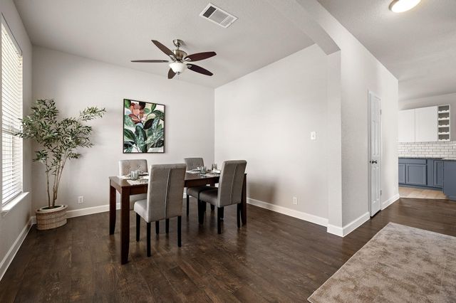 105 Edison DR, Hutto, TX 78634