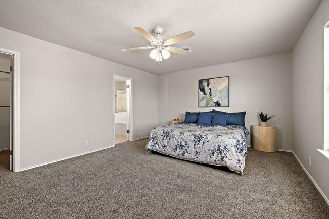 105 Edison DR, Hutto, TX 78634