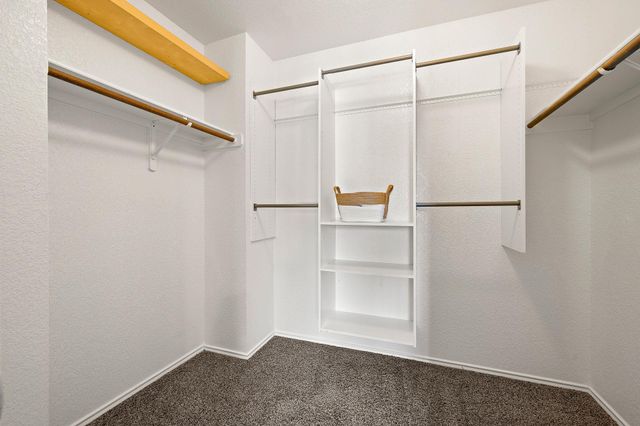 105 Edison DR, Hutto, TX 78634