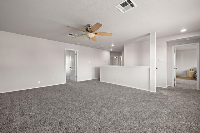 105 Edison DR, Hutto, TX 78634