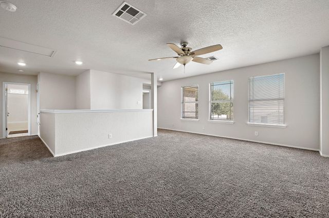 105 Edison DR, Hutto, TX 78634