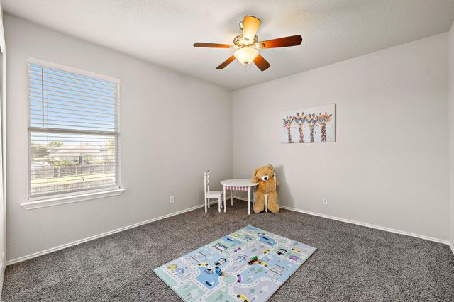 105 Edison DR, Hutto, TX 78634