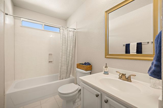 105 Edison DR, Hutto, TX 78634