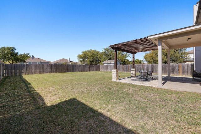 105 Edison DR, Hutto, TX 78634