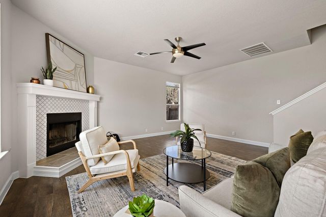 105 Edison DR, Hutto, TX 78634