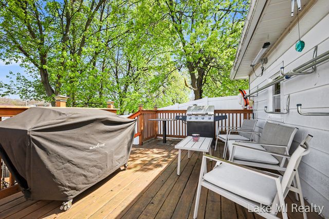 2884 Meyer Avenue SW, Wyoming, MI 49519