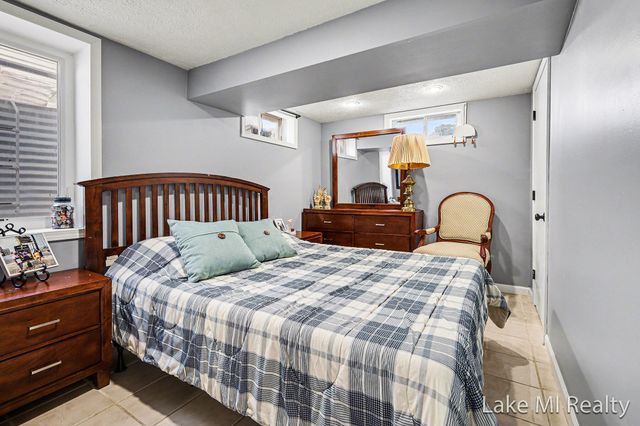 2884 Meyer Avenue SW, Wyoming, MI 49519
